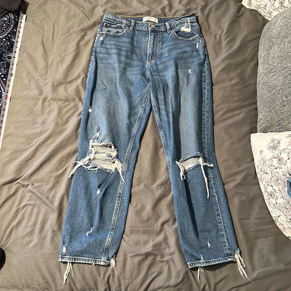 Abercrombie& Fitch The Mom High Rise Size 29